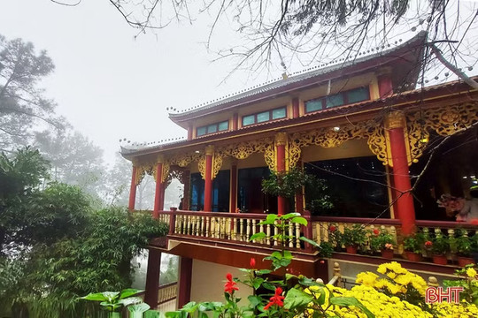 Du lịch tâm linh núi Hồng – Dấu ấn di sản Hà Tĩnh