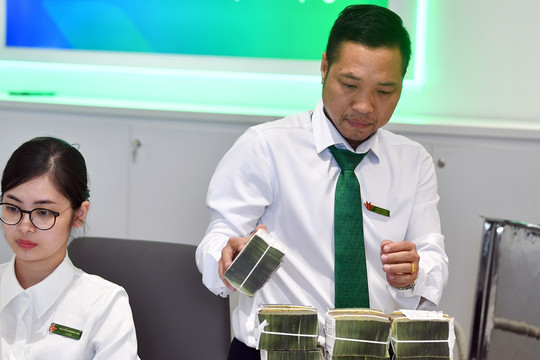 Lãi suất ngân hàng ngày 26/10/2026: VPBank giảm 0,4 điểm phần trăm tiền gửi từ 6 đến 13 tháng