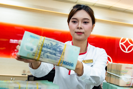 Lãi suất ngân hàng ngày 27/10: Điểm tên các đơn vị còn niêm yết trên 7%/năm sau điều chỉnh