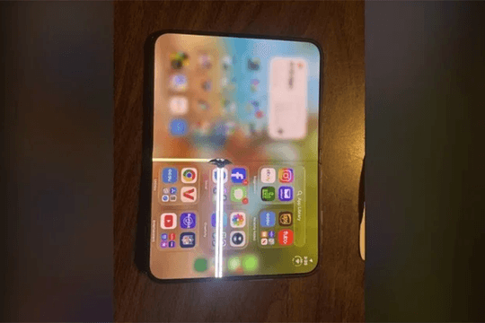 Nguyên nhân iPhone Duo nứt màn hình: Lỗi kỹ thuật bản lề hay áp lực giao hàng từ Foxconn?