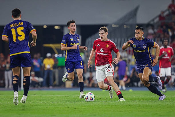 Michael Carrick triệu tập Jack Moorhouse: Giải pháp Pogba mới cho tuyến giữa Man Utd