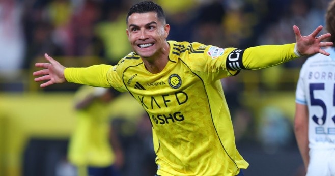 Lộ điều khoản giải phóng của Ronaldo và kế hoạch giữ chân McTominay của Napoli