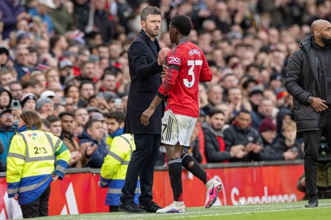 Ian Wright: Màn trình diễn của Kobbie Mainoo làm bẽ mặt Ruben Amorim tại Man United