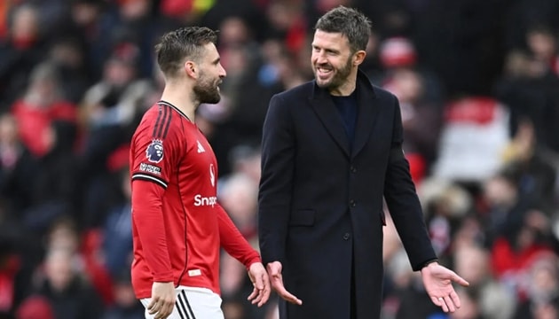 Vì sao Michael Carrick sẽ không đi vào vết xe đổ của Ole Gunnar Solskjaer tại Man United?