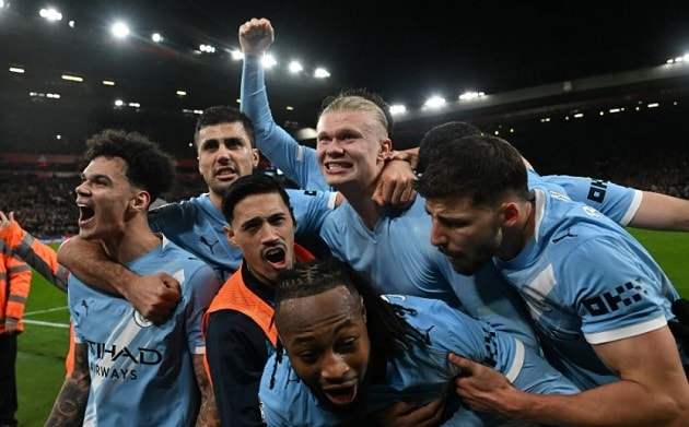 Ngược dòng hạ Liverpool 2-1: Man City hồi sinh hy vọng vô địch Ngoại hạng Anh