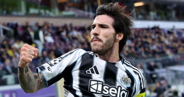MU nhắm Sandro Tonali giá 100 triệu bảng thay Casemiro, Man City theo đuổi Dewsbury-Hall