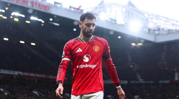 Michael Carrick giải phóng Bruno Fernandes: Tham vọng Quả bóng Vàng 2026 rực cháy tại Old Trafford