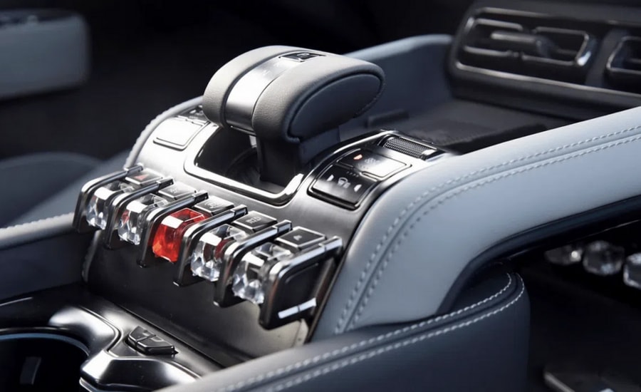 Trung Quốc siết quy định về màn hình cảm ứng: Nút bấm vật lý sẽ trở lại trên ô tô từ năm 2027