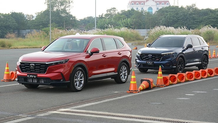 Giá xe Honda CR-V lăn bánh tháng 2/2026: Ưu đãi 80 triệu đồng cho phiên bản máy xăng