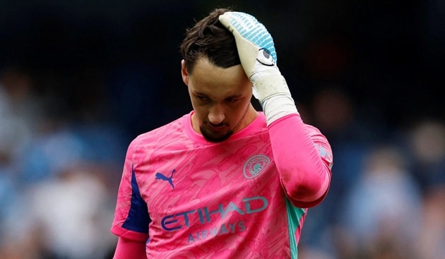 James Trafford và sai lầm tại Man City: Khi sự nghiệp bị chôn vùi bởi 'chiếc còng tay vàng'