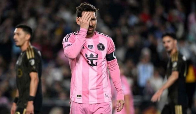 Inter Miami thảm bại 0-3 ngày ra quân: Nỗi lo World Cup bủa vây Lionel Messi
