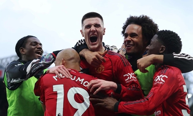 Michael Carrick và bài toán hàng công MU: Hy sinh Amad Diallo để kích hoạt Benjamin Sesko?