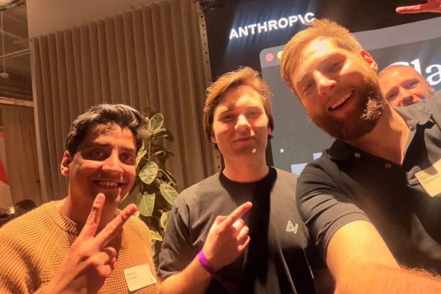 Kỷ nguyên Vibe Code: Khi kiến thức chuyên môn vượt mặt kỹ năng lập trình tại Hackathon AI