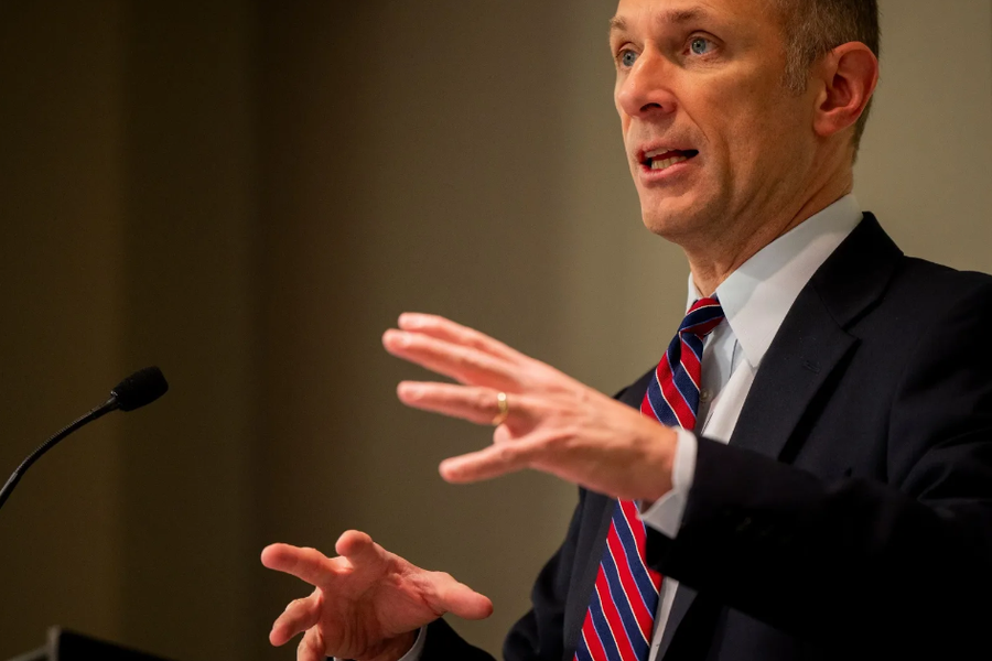 Quan chức Fed thận trọng về lộ trình giảm lãi suất khi lạm phát Mỹ duy trì mức 3%