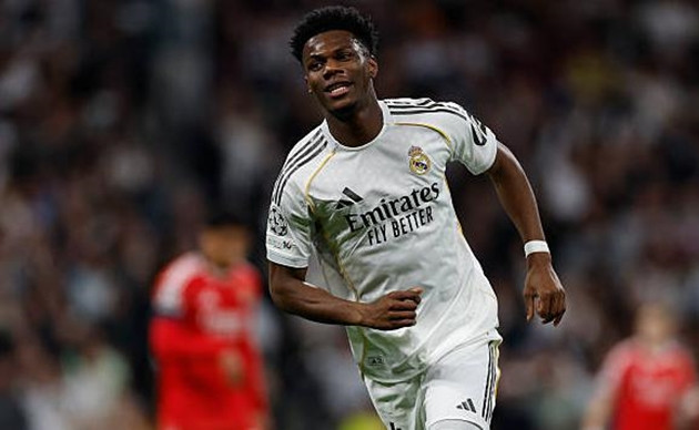 Real Madrid 2-1 Benfica: Tchouameni và Vinicius rực sáng đưa Kền kền trắng vào vòng trong