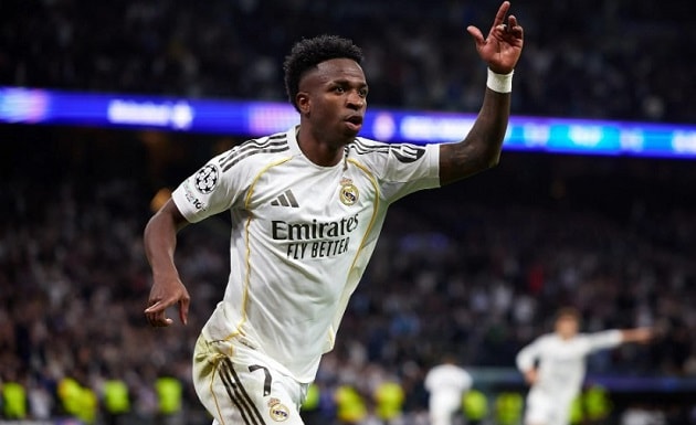 Vinicius Junior tỏa sáng đưa Real Madrid vào tứ kết Champions League