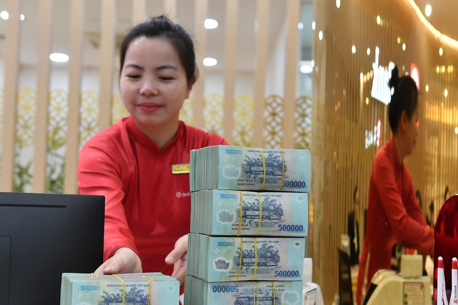 Lãi suất ngân hàng ngày 27/2/2026: Loạt nhà băng niêm yết trên 7,0%/năm