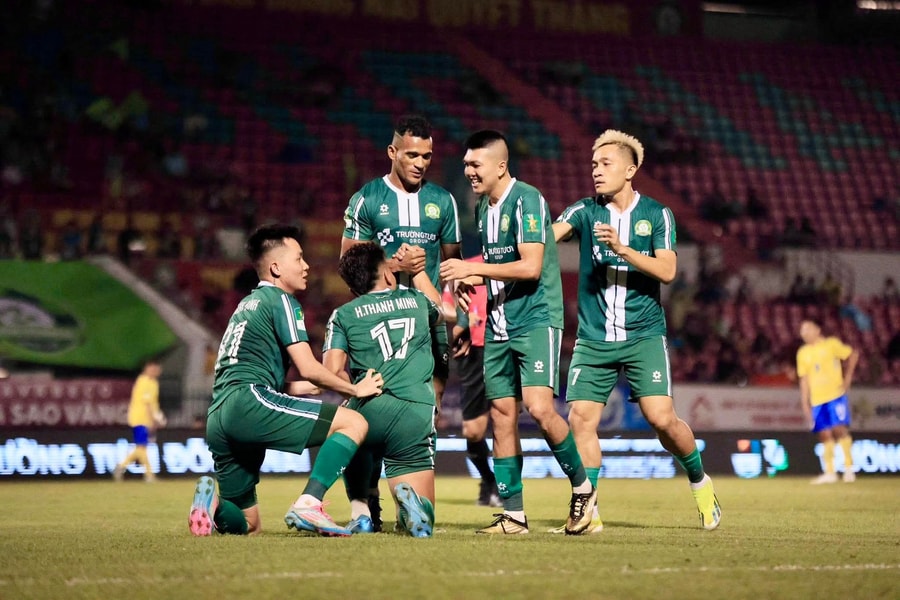 Thắng hủy diệt Đồng Tháp 5-1, Đồng Nai vô địch lượt đi giải Hạng Nhất 2025/2026