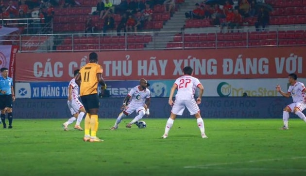 Rượt đuổi tỷ số 3-3: Rimario tỏa sáng ngày tái xuất giúp Thanh Hóa cầm hòa Hải Phòng