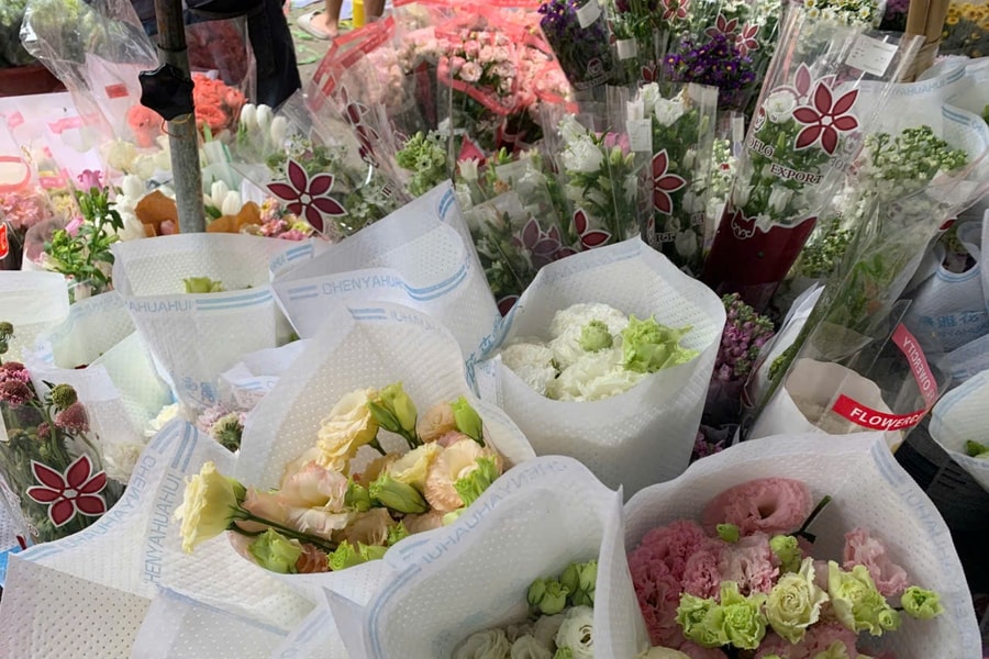 Rằm tháng Giêng 3/3: Chợ Long Biên sôi động, hoa quả và đồ cúng đa dạng, giá ổn định