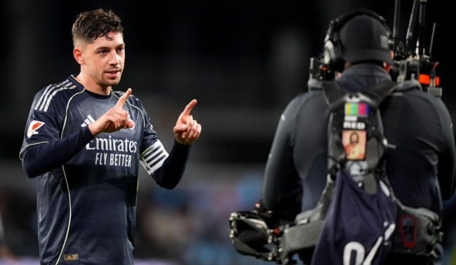 Real Madrid hạ Celta Vigo 2-1: Hàng tiền vệ sửa sai cho Trent Alexander-Arnold