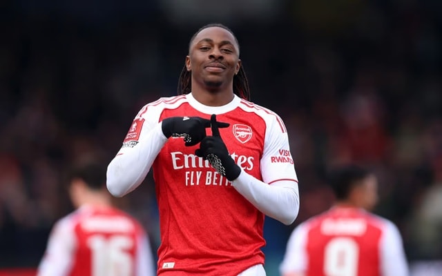 Arsenal nhọc nhằn hạ Mansfield 2-1: Siêu phẩm của Eze và cái giá đắt từ chấn thương