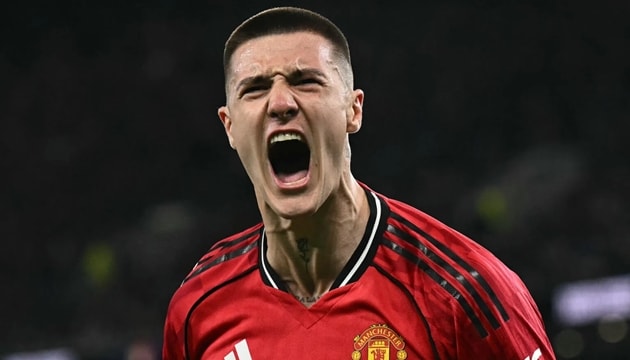 Benjamin Sesko: Từ sát thủ vòng cấm đến tham vọng tái hiện siêu phẩm Ronaldo tại Man Utd