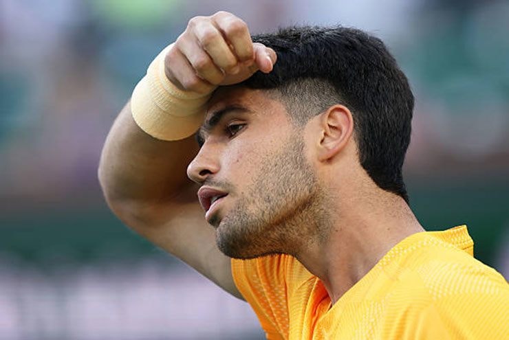 Carlos Alcaraz ngược dòng hạ Arthur Rinderknech sau màn rượt đuổi tại Indian Wells