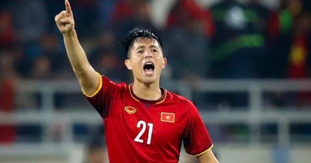 Văn Hậu và Đình Trọng tái xuất ĐT Việt Nam trong danh sách 8 ngôi sao của CAHN