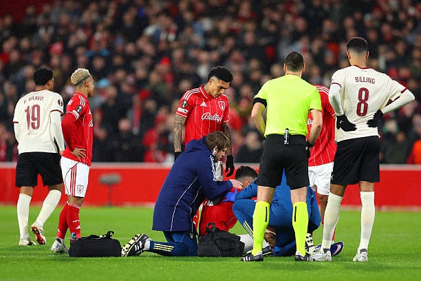 Nottingham Forest 0-1 Midtjylland: Canh bạc Europa League đắt giá của Vitor Pereira
