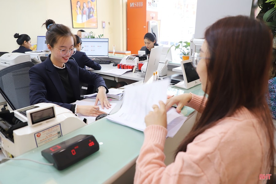 Người dân ưu tiên gửi tiết kiệm khi vàng, bất động sản nhiều rủi ro