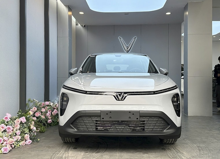 VinFast VF MPV 7 ưu đãi 73 triệu đồng: Giá lăn bánh thực tế từ 750 triệu