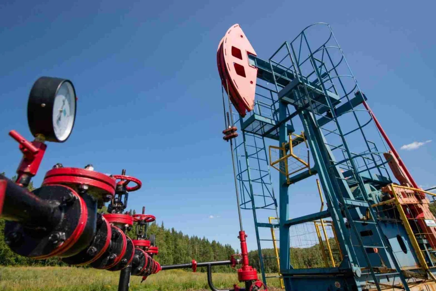 Giá xăng dầu hôm nay 19/3/2026: Giá dầu thô tăng kéo giá vàng giảm