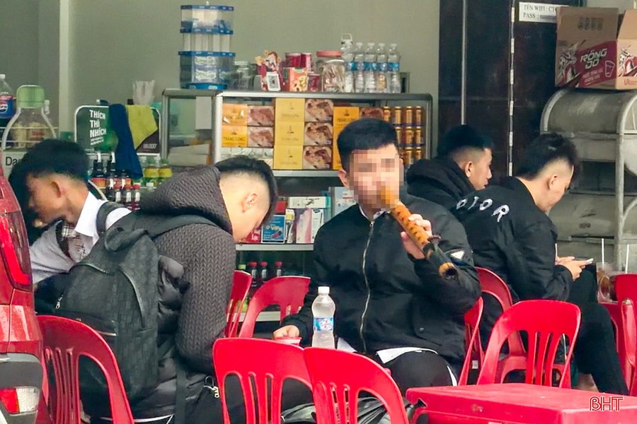 "Ma trận" thuốc lá, thuốc lào bủa vây học đường