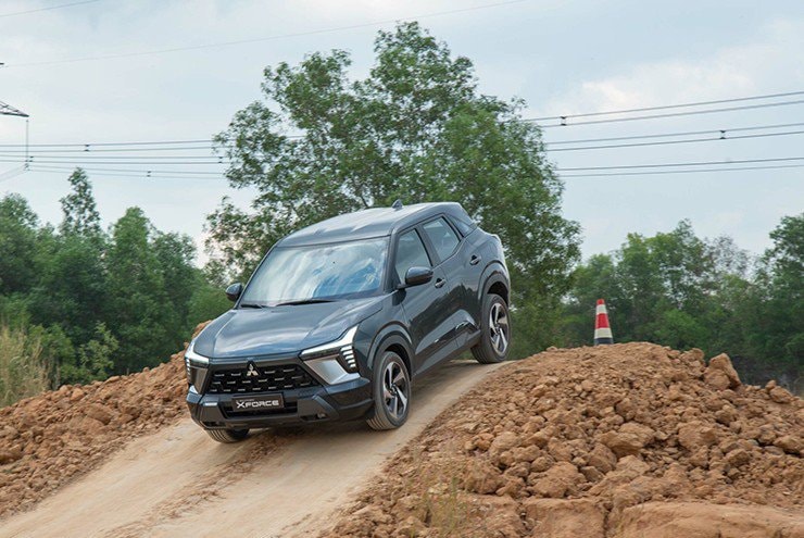 Giá xe Mitsubishi Xforce tháng 3/2026: Ưu đãi 50% lệ phí trước bạ