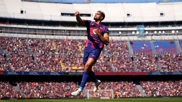 Hàng thủ Barcelona rực sáng cứu rỗi ngày thi đấu mờ nhạt của Lewandowski