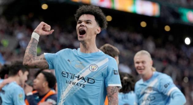 Nico O'Reilly lập cú đúp kịch tính giúp Man City đánh bại Arsenal tại chung kết Carabao Cup 2026