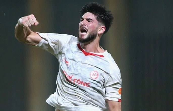 Tuyển Việt Nam và bài toán thể hình: Tại sao HLV Kim Sang-sik cần những gã khổng lồ?