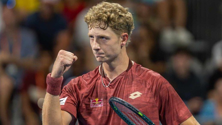 Cú sốc Miami Open: Đàn em Alcaraz lập kỷ lục lịch sử, Taylor Fritz dừng bước sớm