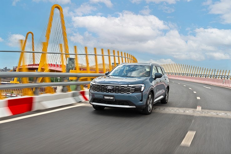 Giá xe Ford Territory 2026 và đánh giá chi tiết: SUV hạng C đầy công nghệ