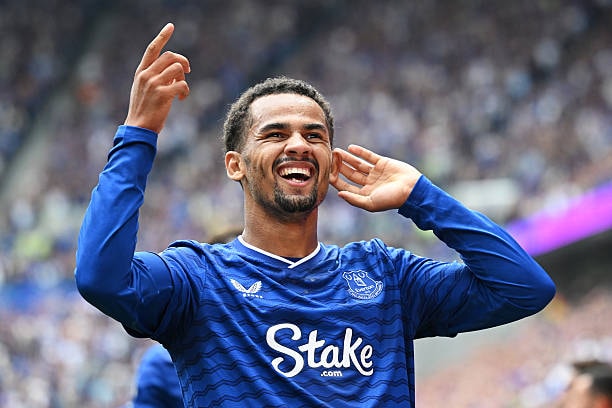 Liverpool nhắm Iliman Ndiaye của Everton thay Mohamed Salah với giá 65 triệu bảng