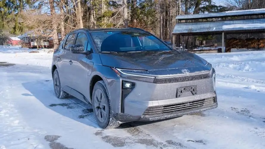 Toyota bZ 2026: Nâng cấp hiệu năng mạnh mẽ nhưng vẫn hụt hơi về phần mềm