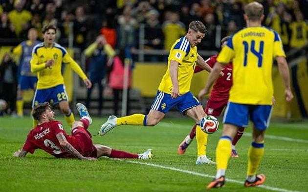 Viktor Gyokeres ghi bàn phút 88, Thụy Điển hạ Ba Lan 3-2 để giành vé dự World Cup