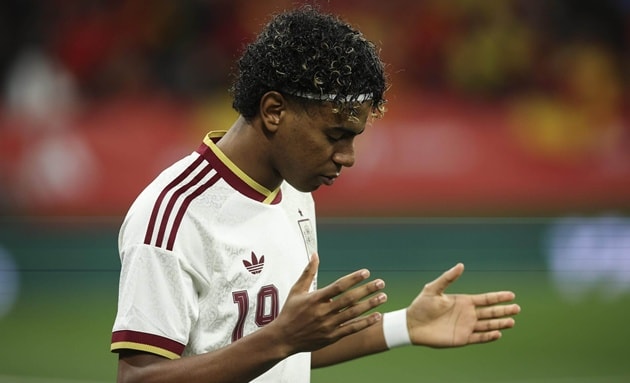 Lamine Yamal vạch trần nỗi xấu hổ của bóng đá Tây Ban Nha sau vụ phân biệt chủng tộc