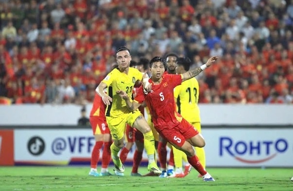 Đội tuyển Việt Nam thắng Malaysia 3-1: Nỗi lo từ vết nứt nơi hàng phòng ngự