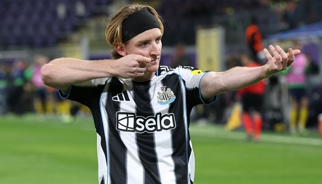 Arsenal đối đầu Liverpool vì Anthony Gordon, Inter Milan muốn chiêu mộ Vicario