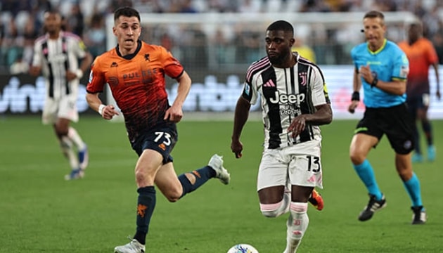Juventus hạ Genoa 2-0: "Lão phu nhân" phả hơi nóng vào cuộc đua top 4 Serie A