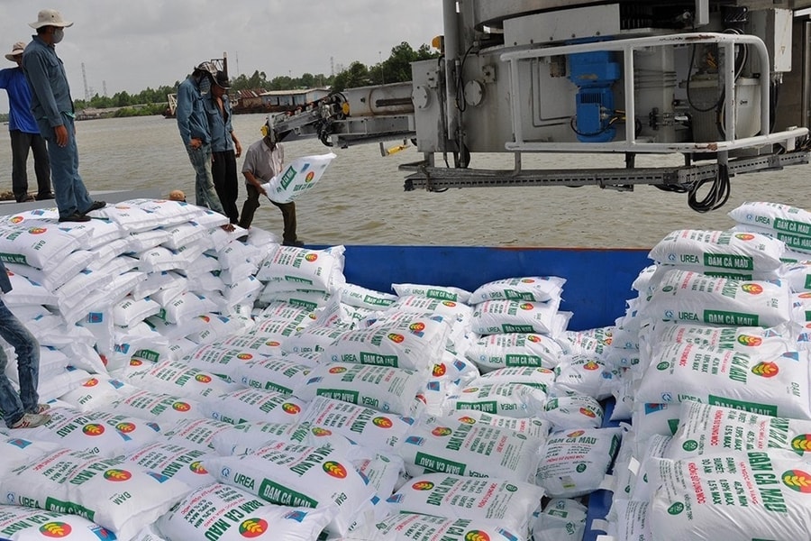 Giá phân bón tăng vọt sau xung đột Trung Đông