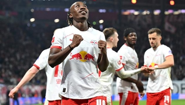 Jadon Sancho trở thành chìa khóa giúp Man United sở hữu "bom tấn" Yan Diomande