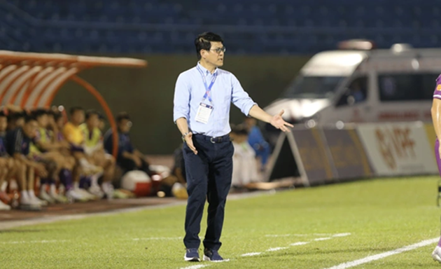 CLB Ninh Bình thắng Becamex TP.HCM 2-1: HLV Vũ Tiến Thành cẩn trọng với Hoàng Đức